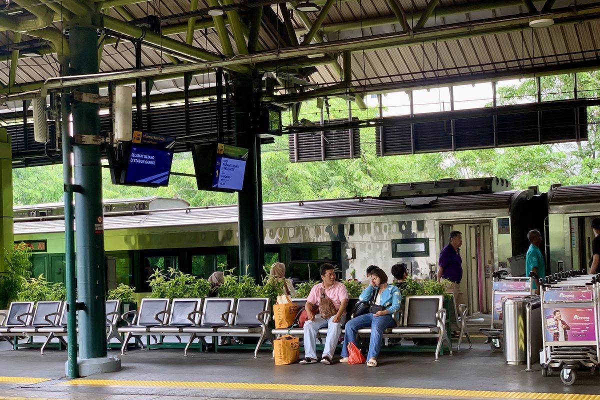 Jadwal 46 Kereta Api Dari Stasiun Gambir Terbaru